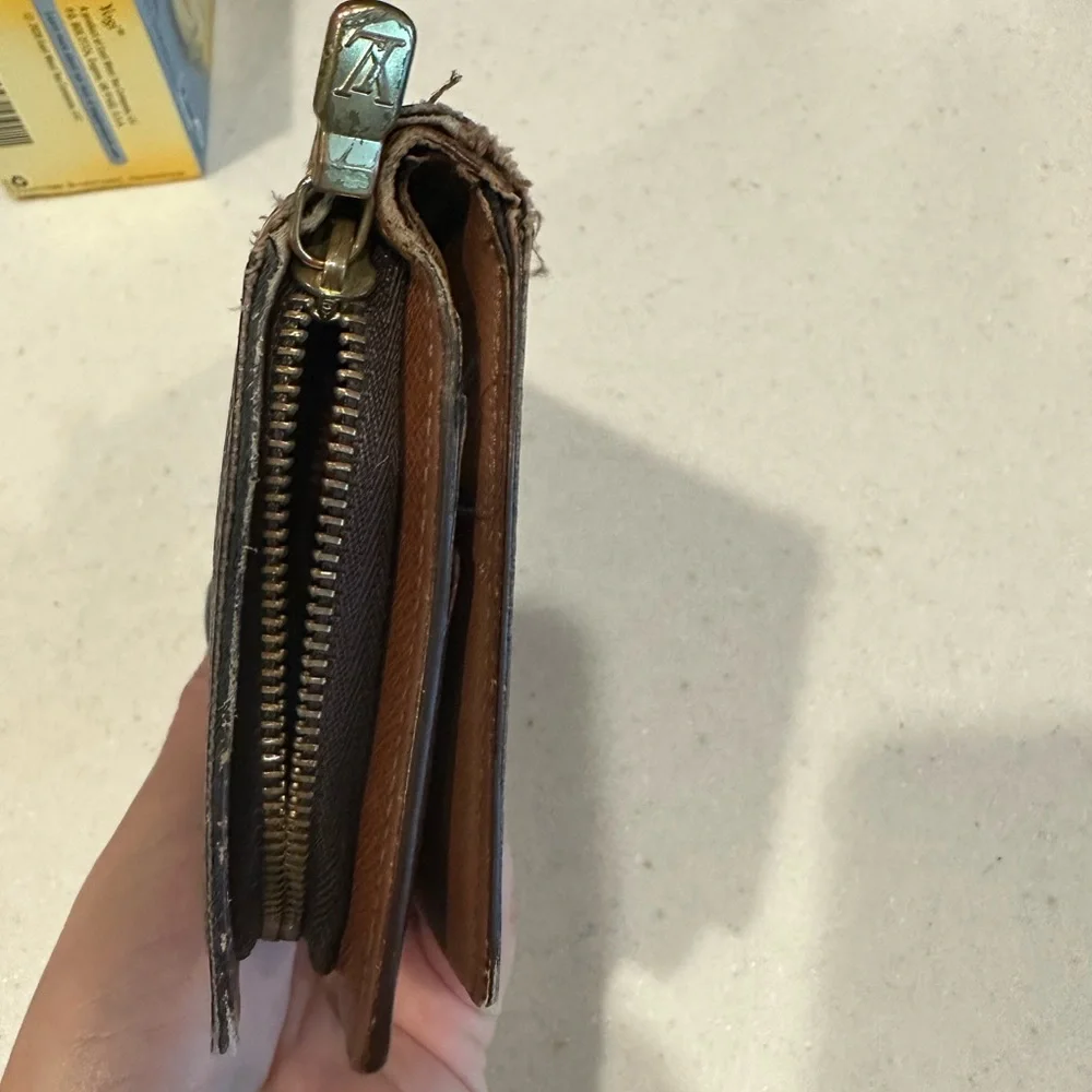 Louis Vuitton monogram wallet - Picture 10 of 10